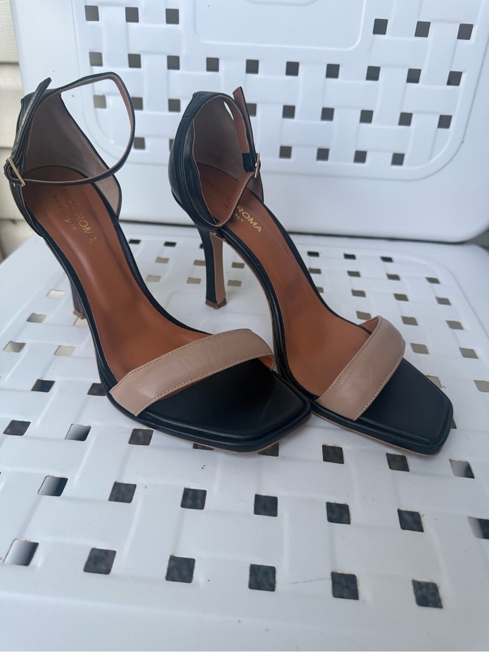 Marco Roma (made in Italy) black&beige leather ankle strap sandals. Size 39/8.5